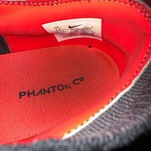 Nike Phantom girls cleats size 7.5